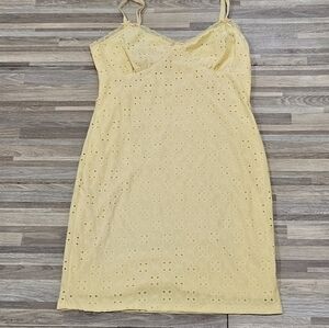 Heart Hips Yellow Lace Midi Dress